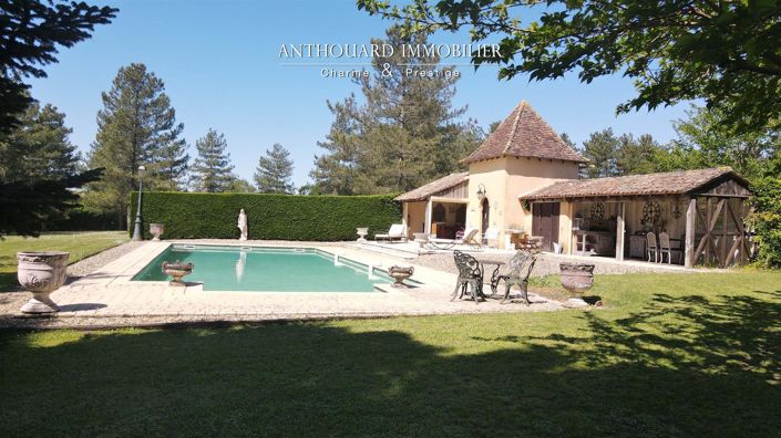 Image No.5-6 Bed Property for sale