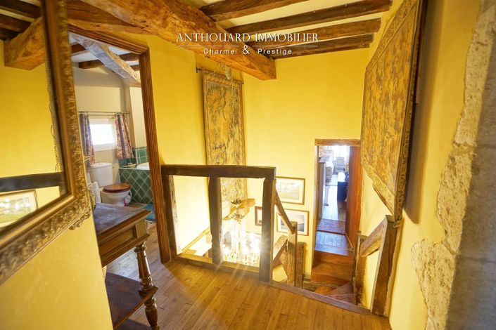 Image No.56-6 Bed Property for sale