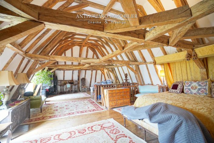 Image No.61-6 Bed Property for sale