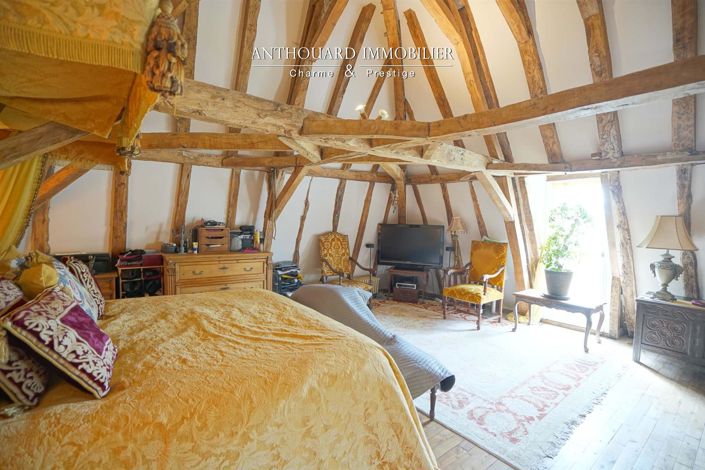 Image No.63-6 Bed Property for sale