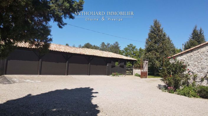 Image No.9-6 Bed Property for sale