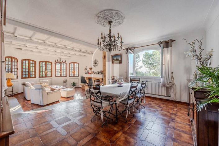 Image No.6-4 Bed House for sale