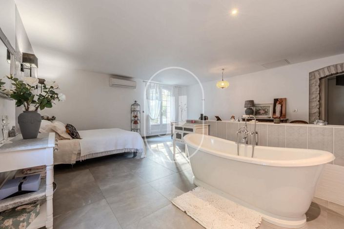 Image No.9-4 Bed House for sale