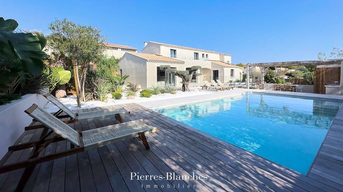 Image No.1-5 Bed House for sale