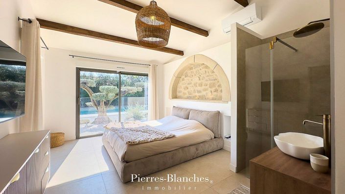 Image No.7-5 Bed House for sale