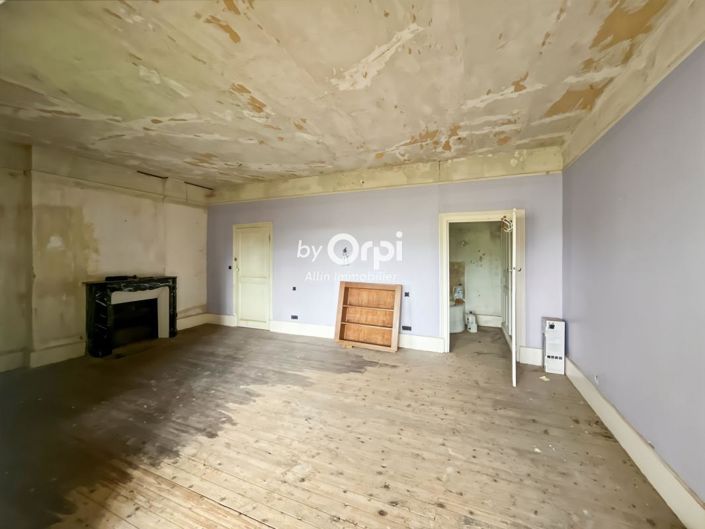 Image No.14-6 Bed House for sale