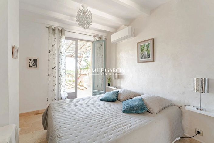 Image No.5-5 Bed House for sale