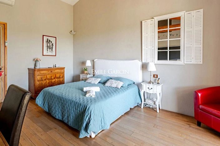 Image No.6-5 Bed House for sale