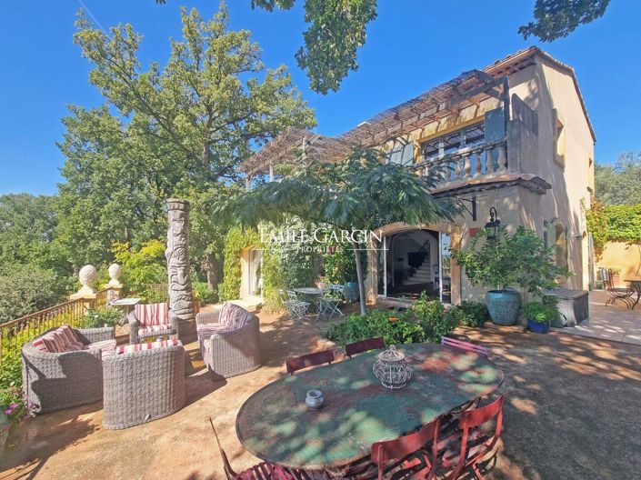 Image No.8-5 Bed House for sale