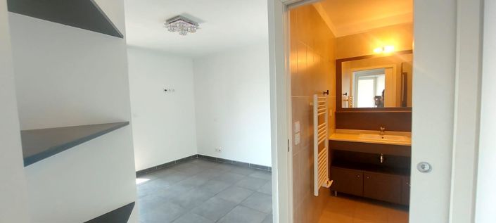 Image No.10-1 Bed Apartment for sale