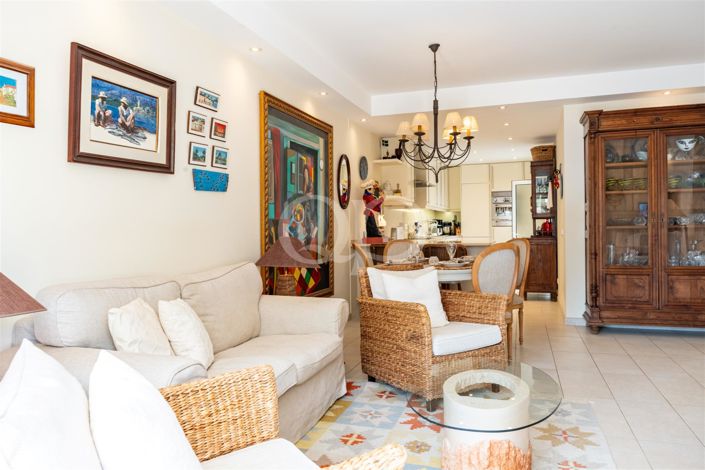 Image No.18-2 Bed House for sale