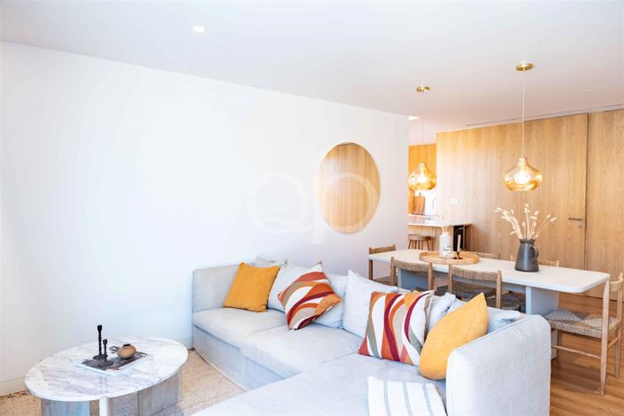 Image No.4-2 Bed House for sale