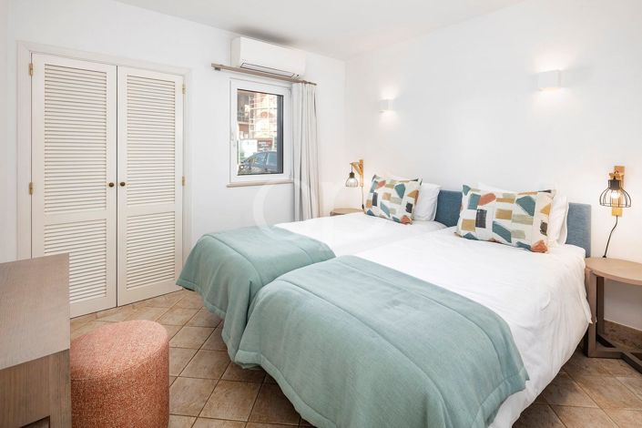 Image No.10-3 Bed House for sale