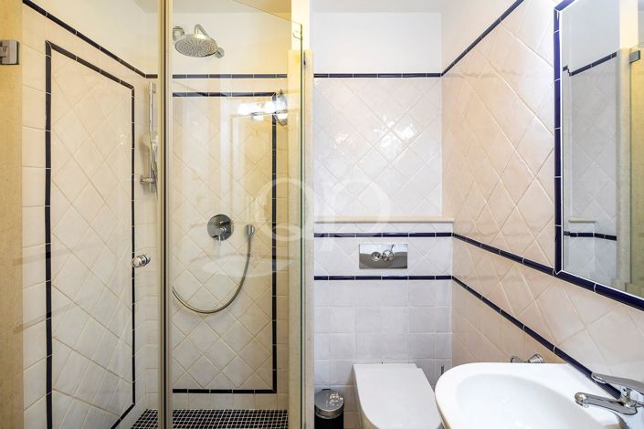 Image No.11-3 Bed House for sale