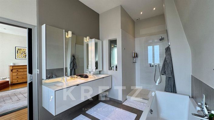 Image No.15-7 Bed House for sale