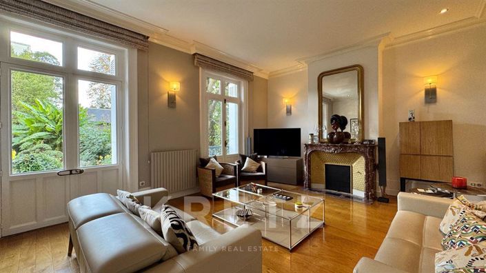 Image No.5-7 Bed House for sale