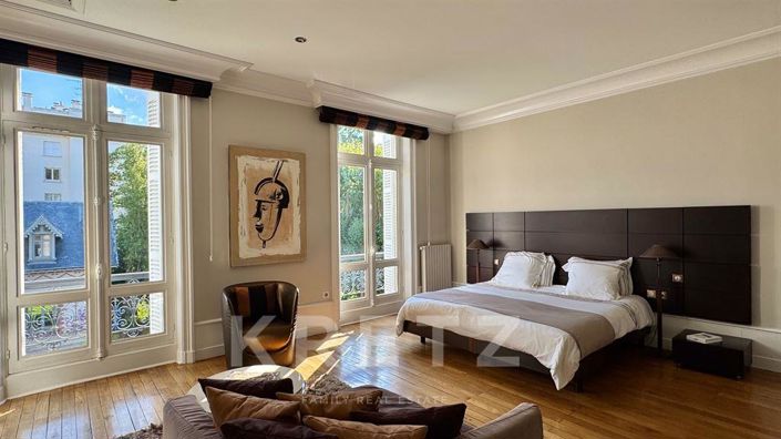 Image No.8-7 Bed House for sale