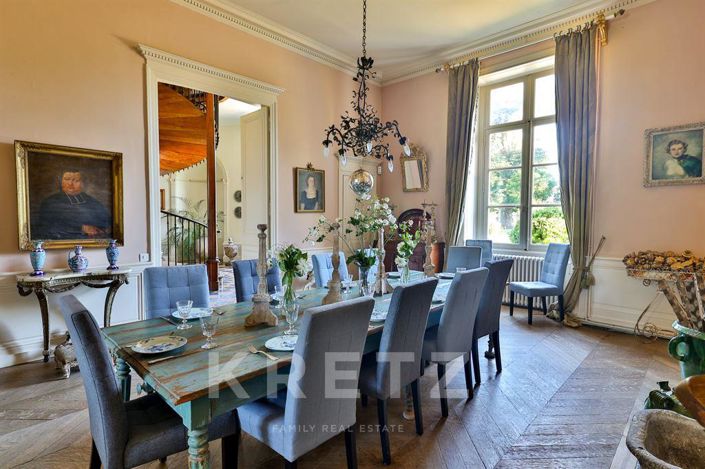 Image No.12-9 Bed Property for sale