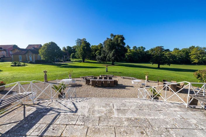 Image No.6-9 Bed Property for sale