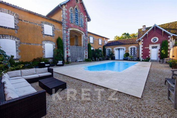 Image No.7-9 Bed Property for sale