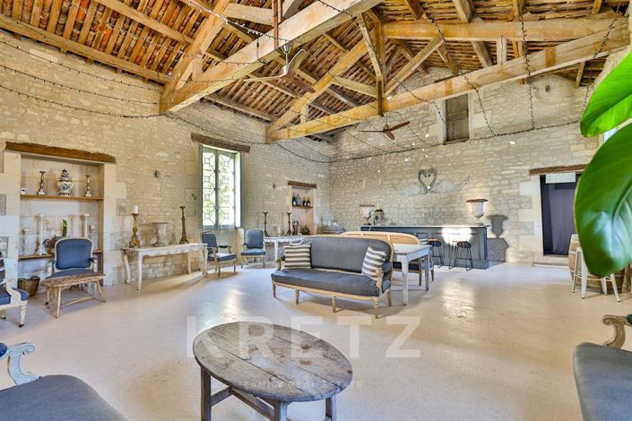 Image No.9-9 Bed Property for sale