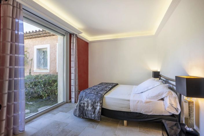 Image No.22-6 Bed House for sale