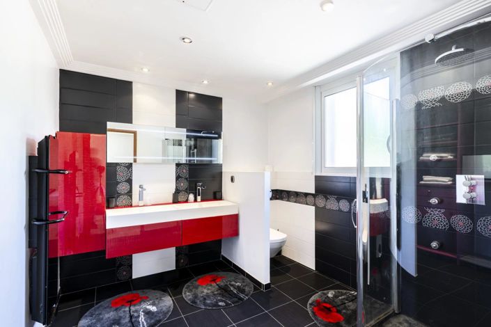 Image No.23-6 Bed House for sale