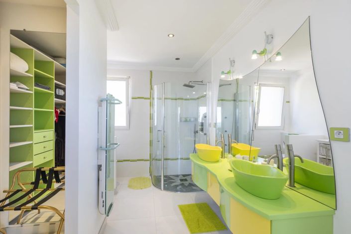 Image No.26-6 Bed House for sale