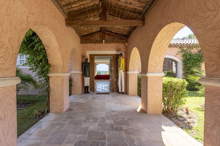 Image No.4-6 Bed House for sale