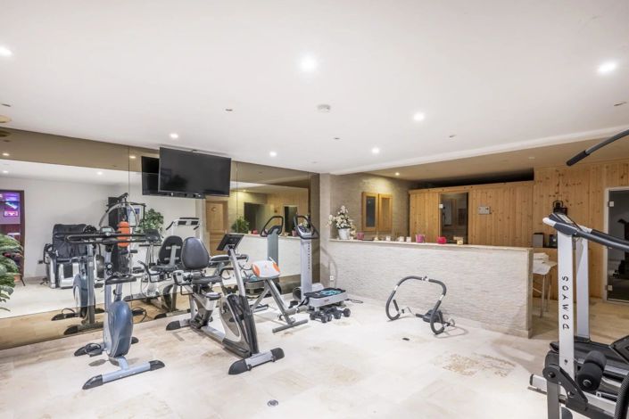 Image No.40-6 Bed House for sale