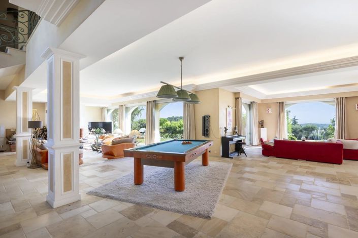 Image No.8-6 Bed House for sale