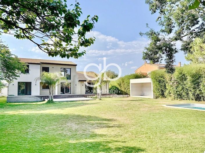 Image No.1-5 Bed House for sale