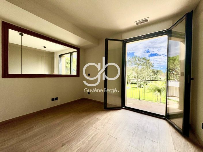 Image No.19-5 Bed House for sale