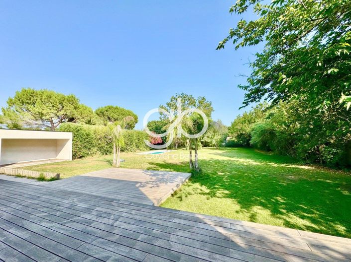 Image No.2-5 Bed House for sale