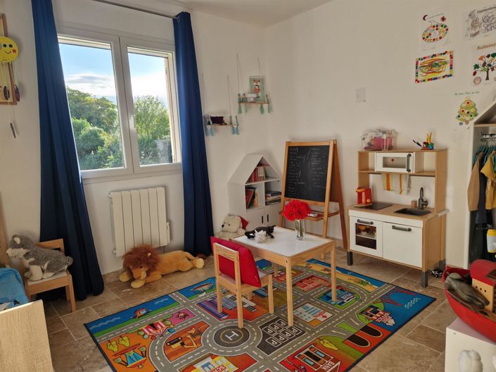 Image No.6-5 Bed House for sale