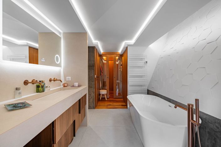 Image No.13-5 Bed House for sale