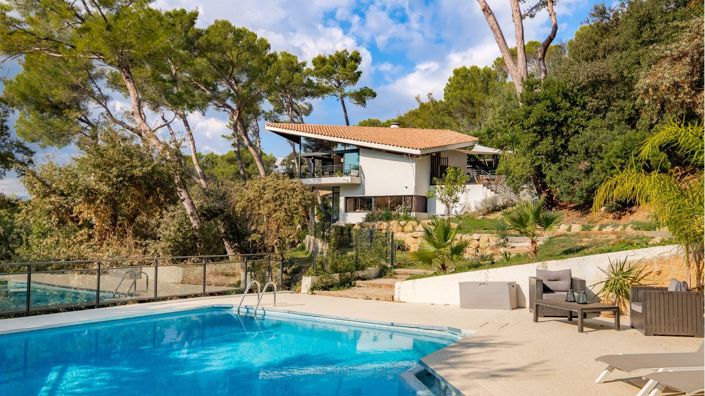 Image No.2-5 Bed House for sale