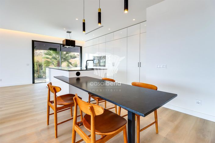 Image No.13-4 Bed House for sale