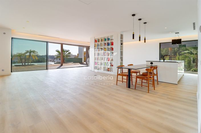 Image No.13-4 Bed House for sale