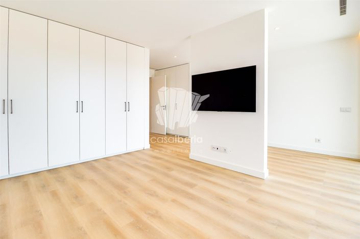 Image No.28-4 Bed House for sale