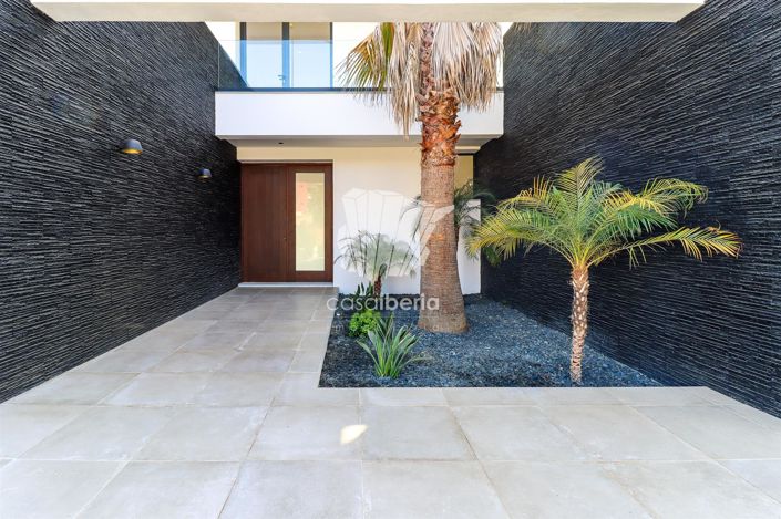 Image No.3-4 Bed House for sale