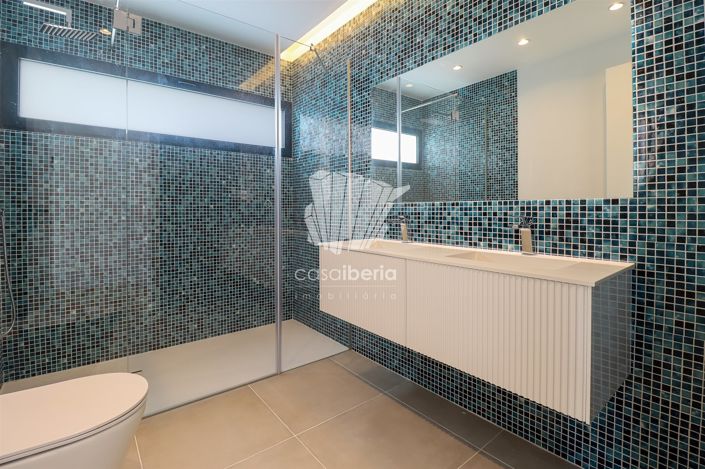 Image No.31-4 Bed House for sale