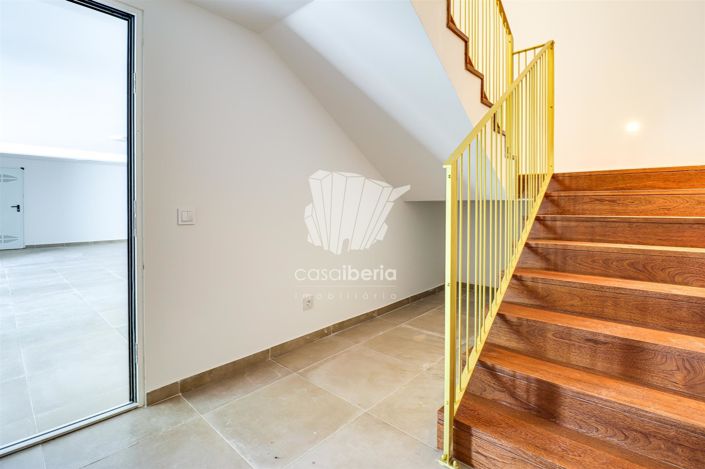 Image No.41-4 Bed House for sale