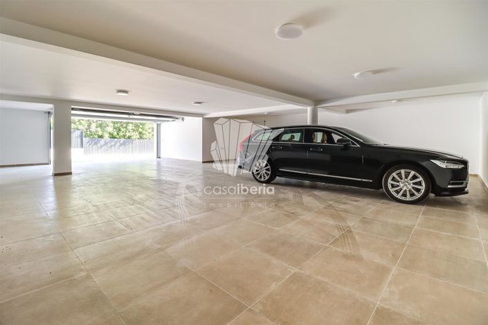 Image No.42-4 Bed House for sale