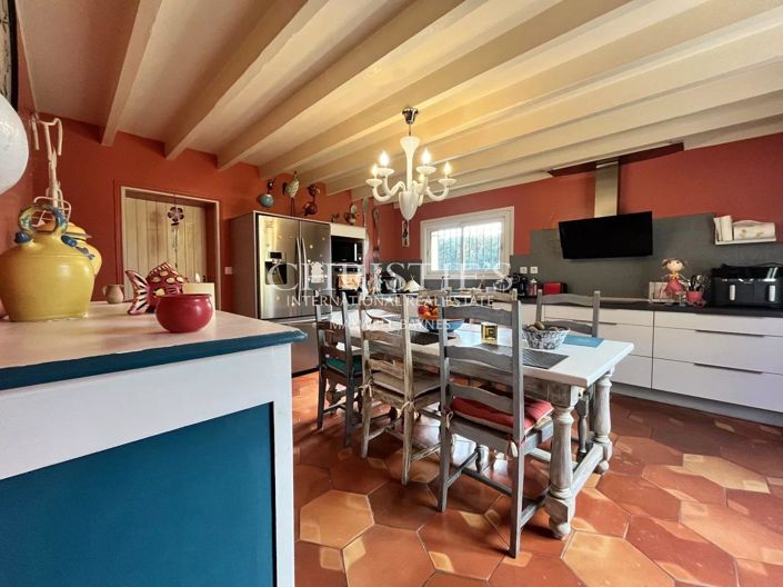 Image No.11-3 Bed House for sale