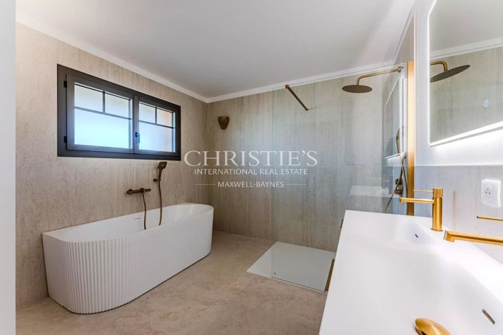 Image No.10-4 Bed House for sale