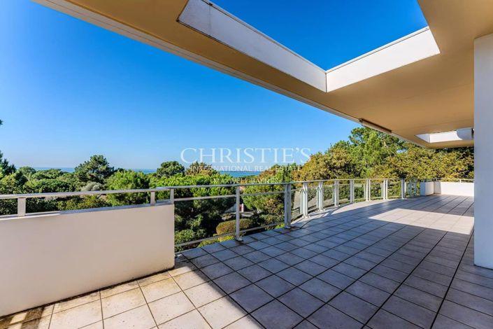 Image No.1-5 Bed House for sale