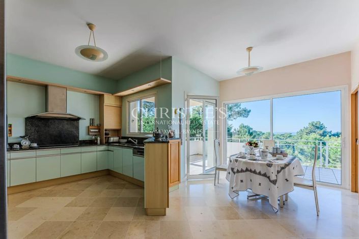 Image No.5-5 Bed House for sale