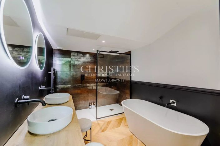 Image No.18-4 Bed House for sale