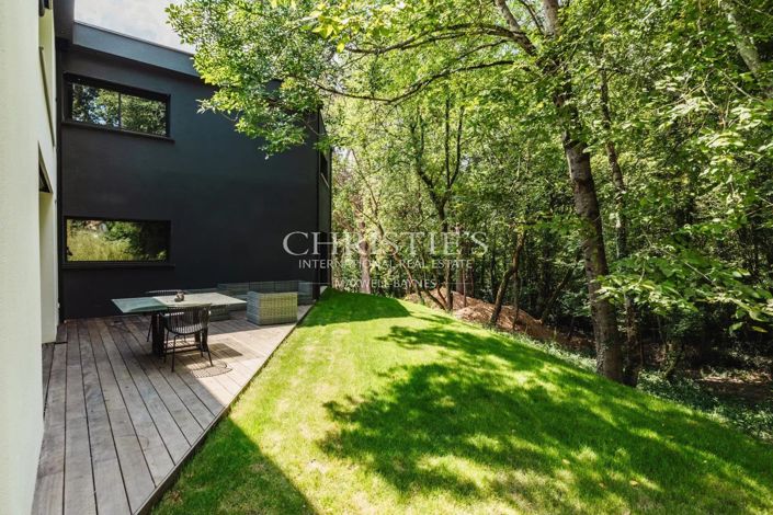 Image No.2-4 Bed House for sale